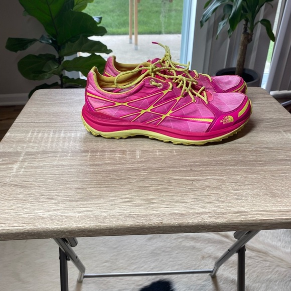 The North Face Ultra TR II Women's Trail Running Shoes Glo Pink, Chiffon Yellow - Picture 2 of 12